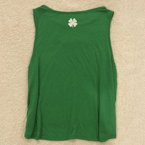 St. Patrick’s Day - “Kiss Me I’m Lucky” Tank Top - Green (Size Small) - Picture 4 of 6
